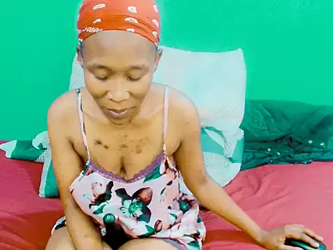 Snapshot of QueenYc chatting on 02.23.26 QueenYc online show from 02.23.26