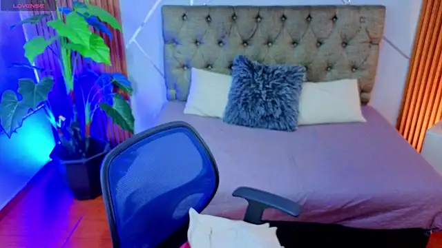 Snapshot of SophyAdams chatting on 02.23.26 SophyAdams online show from 02.23.26