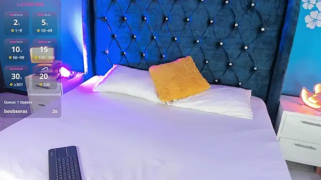 laurasmith  online show from 03.01.26