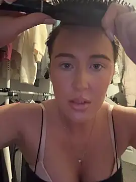 PinkVelvetx online show from 03.04.26