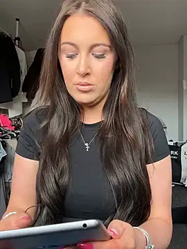 PinkVelvetx online show from 04.10.26