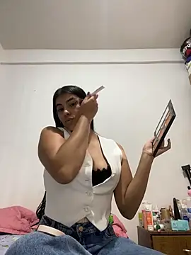 Snapshot of Alara_Key chatting on 02.26.26 Alara Key online show from 02.26.26