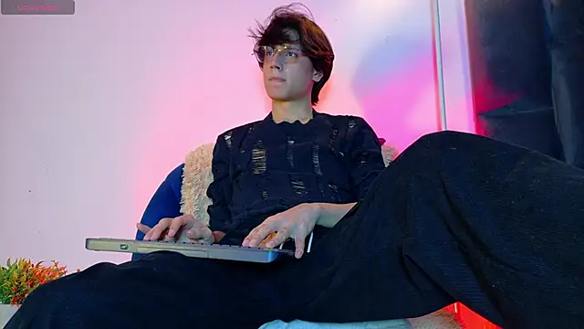 lui x dust online show from 04.14.26