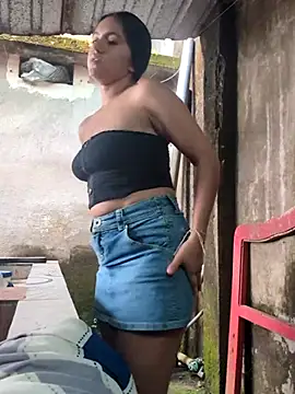 DulceCaroX online show from 04.15.26