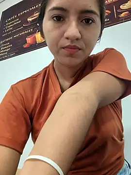 Snapshot of DulceCaroX chatting on 05.20.26 DulceCaroX online show from 05.20.26