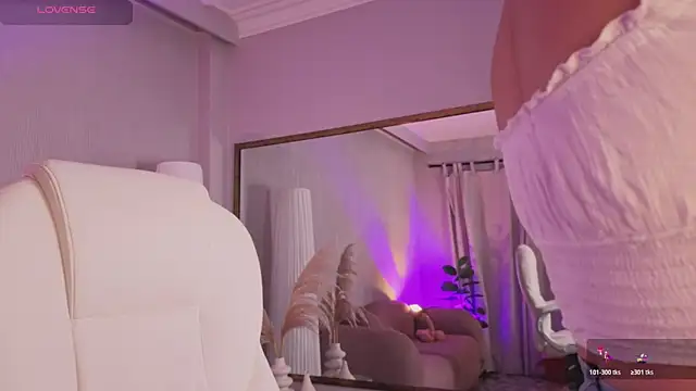 Stephany Harlot online show from 04.14.26