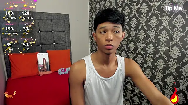 Snapshot of Little_Twink19x chatting on 06.26.26 Little Twink19x online show from 06.26.26