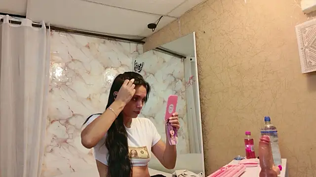 QueenSallyDesire online show from 04.18.26