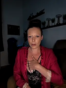 Snapshot of ZaramourXMrX chatting on 04.28.26 ZaramourXMrX online show from 04.28.26