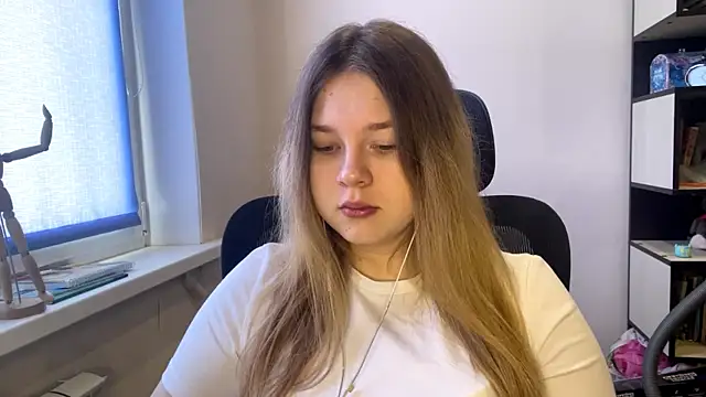 Snapshot of TomikoPfau chatting on 02.27.26 TomikoPfau online show from 02.27.26