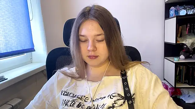 TomikoPfau online show from 03.24.26