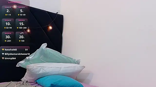 curvybuffgirllll online show from 06.30.26