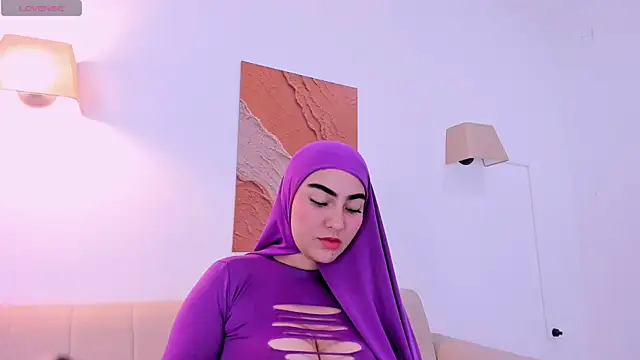 Snapshot of Malika_Noor chatting on 07.11.26 Malika Noor online show from 07.11.26