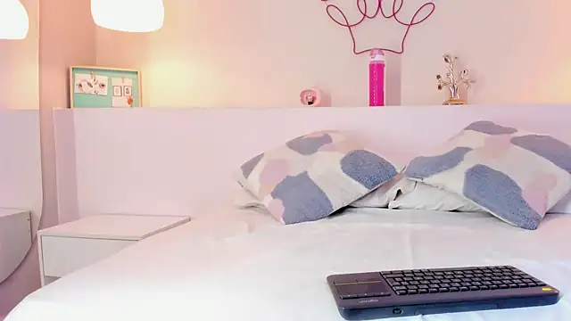 Snapshot of mia_mendoza_ chatting on 02.28.26 mia mendoza online show from 02.28.26