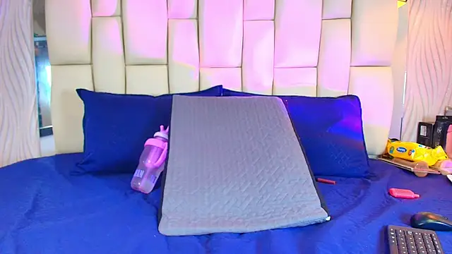 Snapshot of Lana_Sliim chatting on 05.11.26 Lana Sliim online show from 05.11.26
