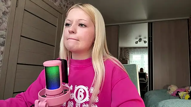 Snapshot of JeneeBIanks chatting on 03.04.26 JeneeBIanks online show from 03.04.26