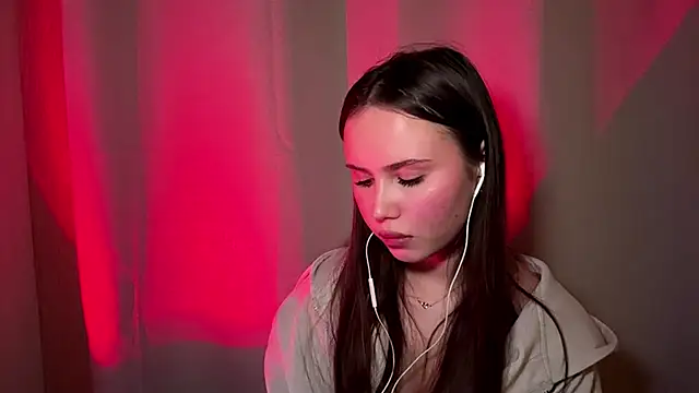 Snapshot of MarylynnSimens chatting on 02.25.26 MarylynnSimens online show from 02.25.26