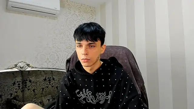 Snapshot of ClarkBev chatting on 02.24.26 ClarkBev online show from 02.24.26