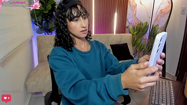 Antonella Moretti  online show from 03.25.26