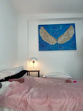 Viictoria-Jones online show from 03.05.26