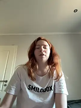 Snapshot of HoneyBunny18 chatting on 02.25.26 HoneyBunny18 online show from 02.25.26