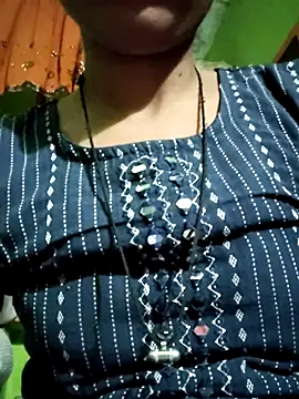 Snapshot of Cute_aroshi chatting on 05.31.26 Cute aroshi online show from 05.31.26