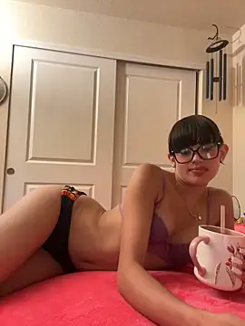 Snapshot of Brunettefantasy4848 chatting on 05.19.26 Brunettefantasy4848 online show from 05.19.26