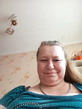 KiraStanton online show from 04.16.26