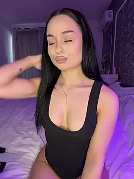 Snapshot of Olivia_Noor chatting on 04.27.26 Olivia Noor online show from 04.27.26