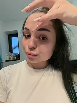 Snapshot of Olivia_Noor chatting on 04.28.26 Olivia Noor online show from 04.28.26