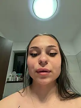 Snapshot of Olivia_Noor chatting on 05.28.26 Olivia Noor online show from 05.28.26