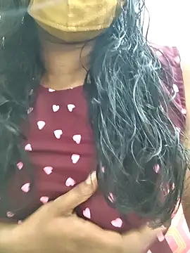Snapshot of Shaliniqueen chatting on 04.08.26 Shaliniqueen online show from 04.08.26