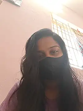 Snapshot of Shaliniqueen chatting on 06.25.26 Shaliniqueen online show from 06.25.26