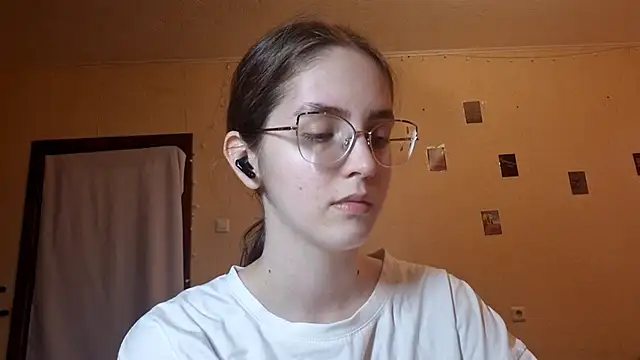 Snapshot of Katelemon chatting on 06.18.26 Katelemon online show from 06.18.26