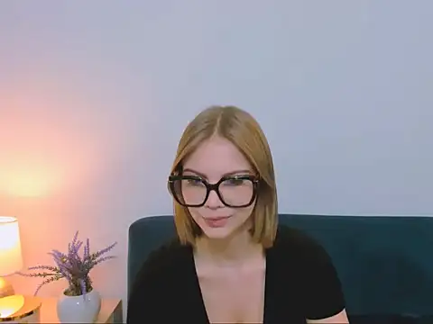 StormiSmooth online show from 03.25.26