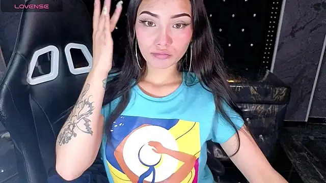 Snapshot of Daphne_nicole_b chatting on 06.10.26 Daphne nicole b online show from 06.10.26