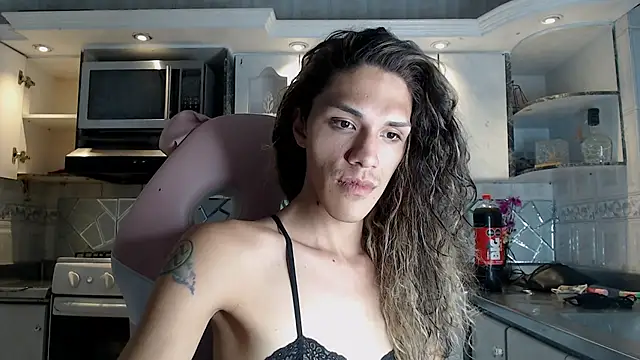 Snapshot of CrisOzzz chatting on 02.27.26 CrisOzzz online show from 02.27.26