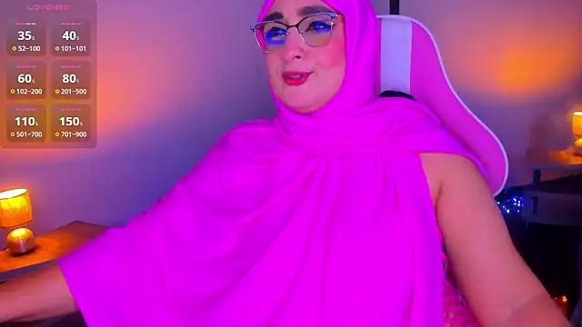 HijabiMilff online show from 04.14.26