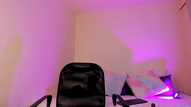 MIAA ROBERTSS online show from 04.17.26