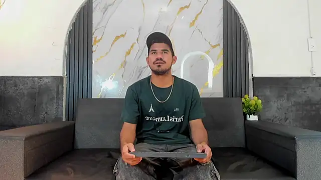 Latins on fire online show from 04.17.26