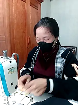 Snapshot of millkon chatting on 03.10.26 millkon online show from 03.10.26