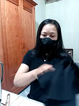 Snapshot of millkon chatting on 03.13.26 millkon online show from 03.13.26