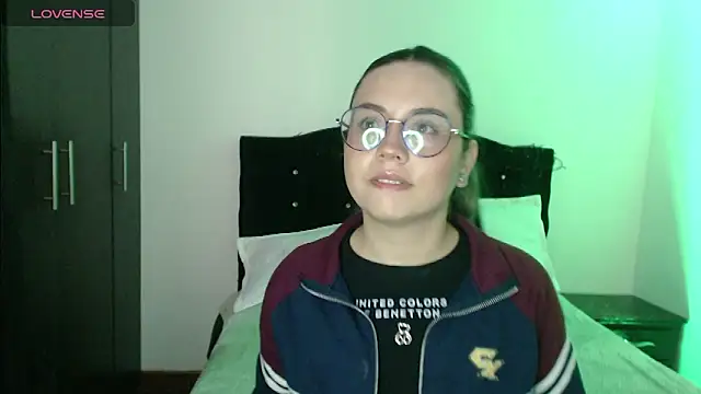 Snapshot of Ana__arms chatting on 03.01.26 Ana arms online show from 03.01.26