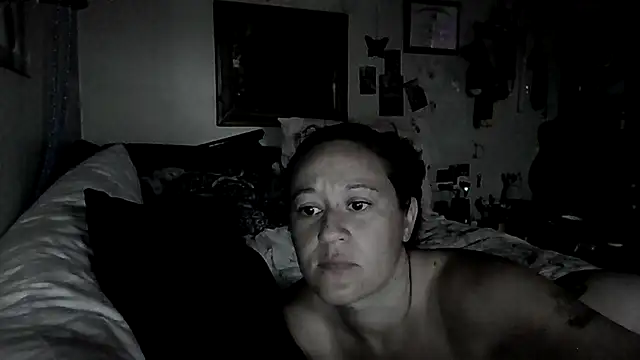 Snapshot of HarmlessPiece89 chatting on 06.11.26 HarmlessPiece89 online show from 06.11.26
