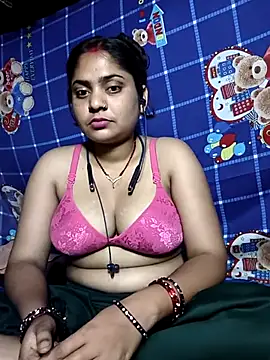 Snapshot of Aanushaka chatting on 04.21.26 Aanushaka online show from 04.21.26