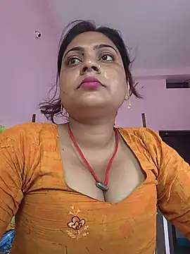 Snapshot of Aanushaka chatting on 06.15.26 Aanushaka online show from 06.15.26