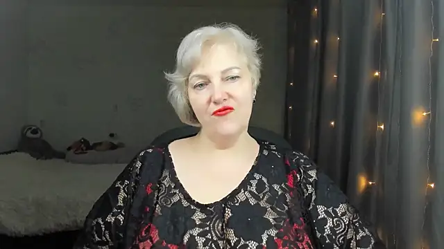 Mary-Leee online show from 04.13.26