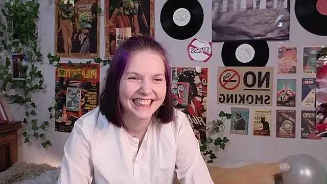 Snapshot of OllieLirette chatting on 03.02.26 OllieLirette online show from 03.02.26