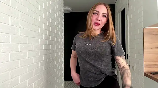 JuliaGracey online show from 03.13.26