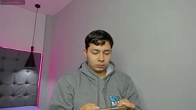 Julian Smith21 online show from 03.04.26